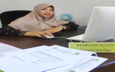 KEPALA MADRASAH MI DAARUL ISHLAH TERAPKAN